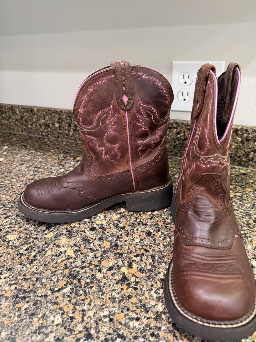 Justin ladies 9  Brown Western Pull-On Boots - Picture 3 of 9
